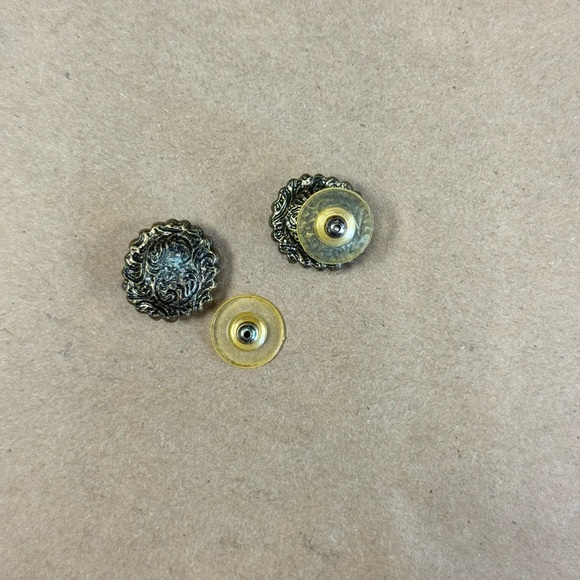 Elegant Blue Stud Earrings - Picture 2 of 2